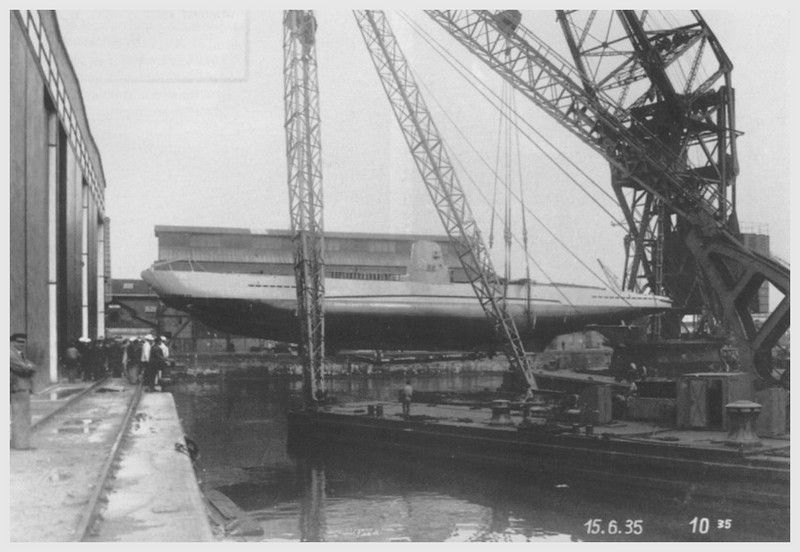 Trois lamas dans le désert en Bolivie.