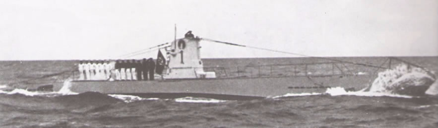 Trois lamas dans le désert en Bolivie.